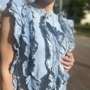 Light blue jeans shirt sleeveless Motel