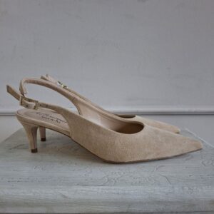 Semi-open sandals in soft velor
